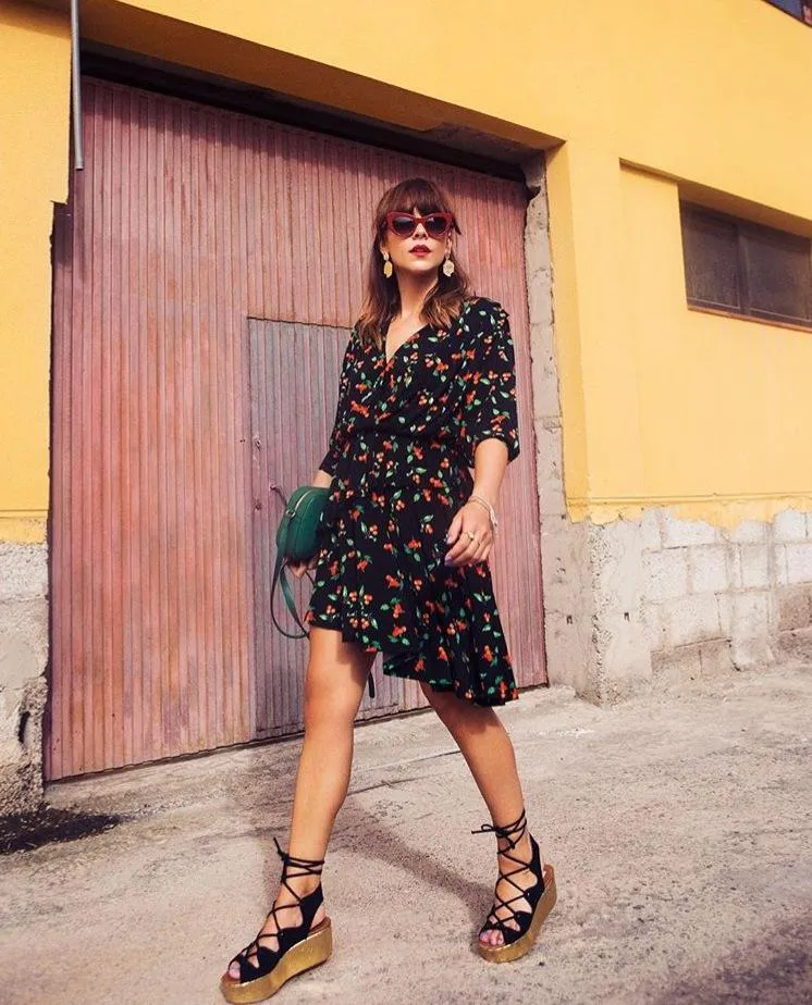 2018 V-neck waist irregular floral dress spring new long-sleeved dress