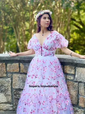 Bella gown in mesh embroidered flowers