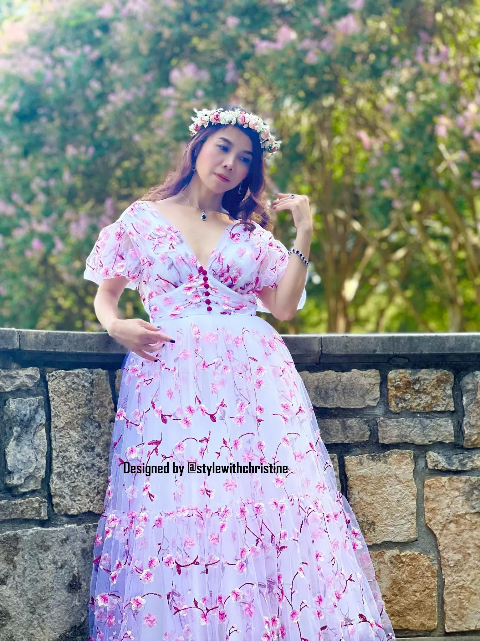 Bella gown in mesh embroidered flowers