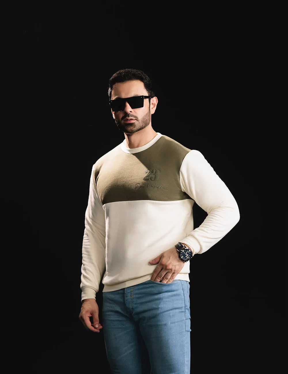 Color-Blocked White and Olive Sweatshirt DTI