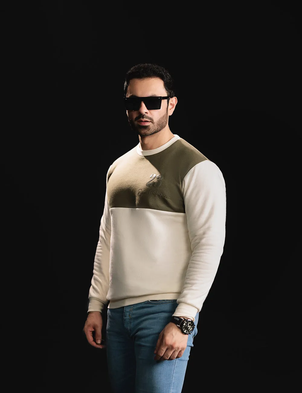 Color-Blocked White and Olive Sweatshirt DTI