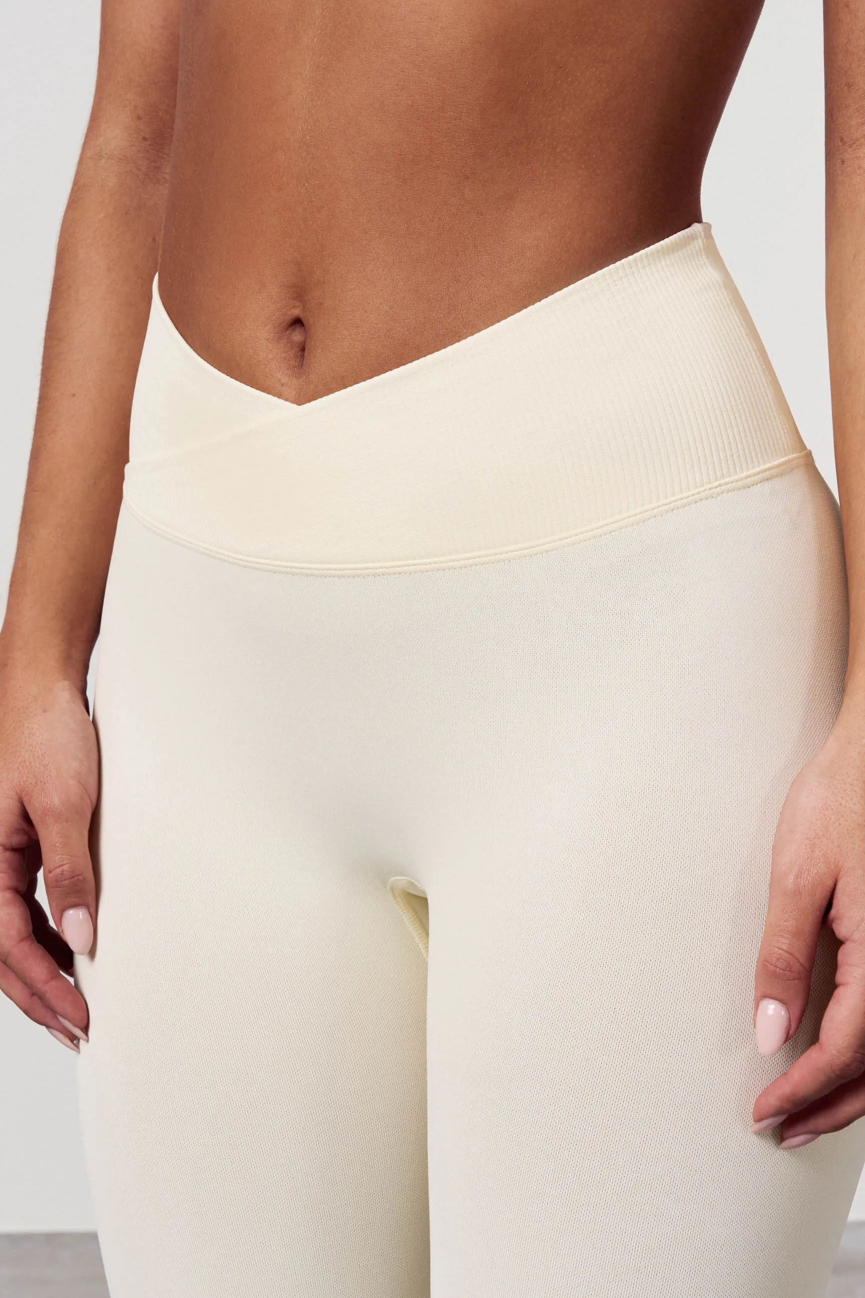 Crossover Scrunch Leggings