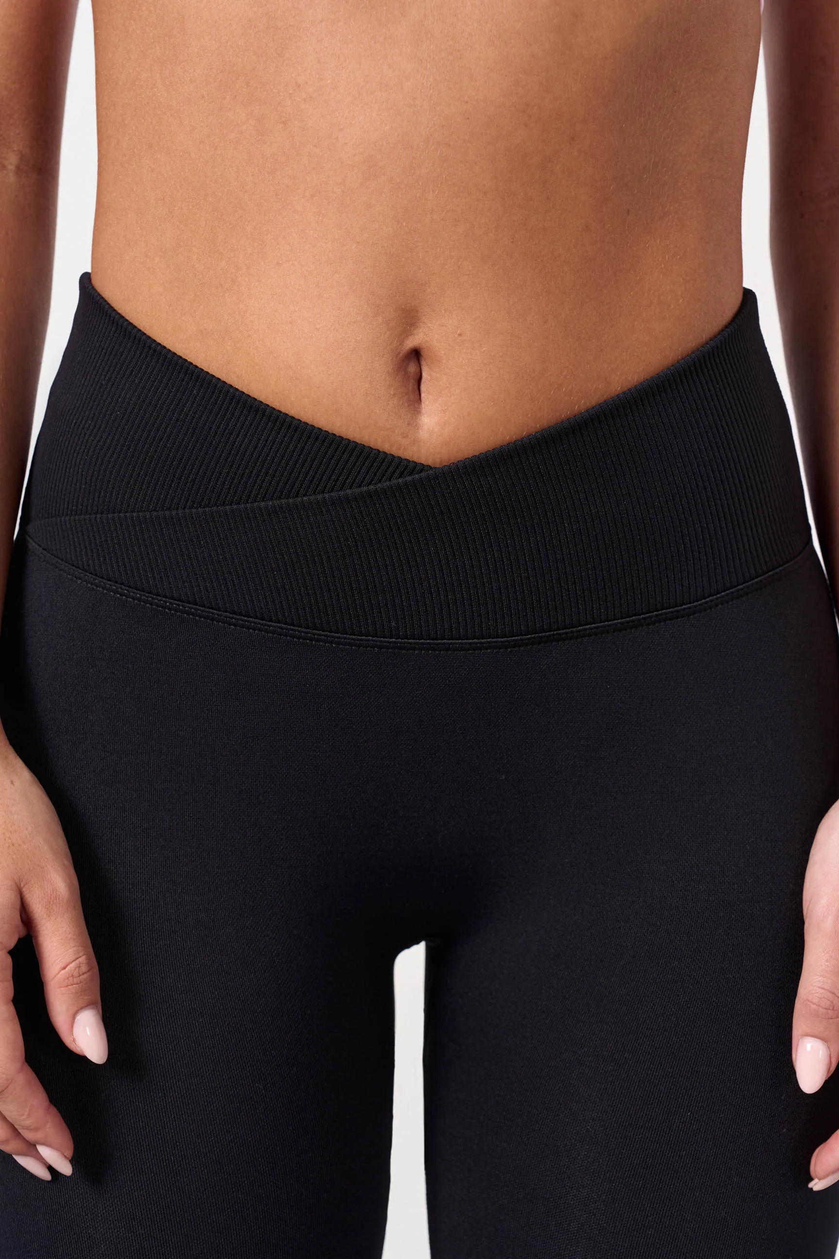Crossover Scrunch Leggings