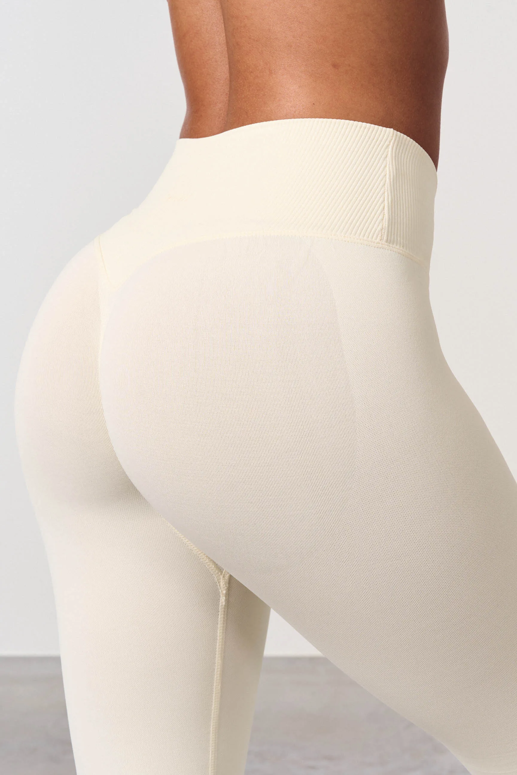 Crossover Scrunch Leggings