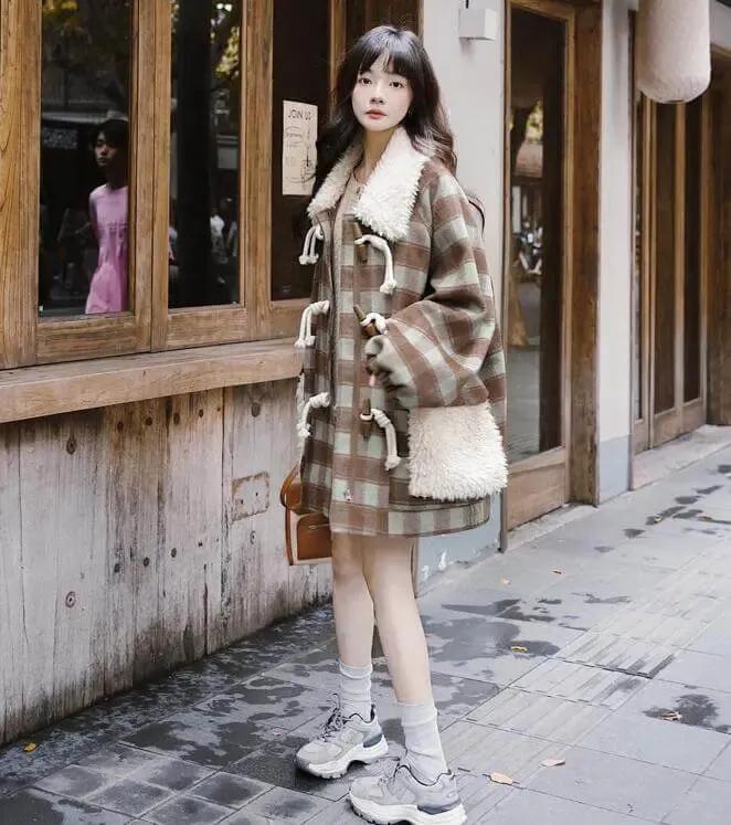 Horn Button Plaid Wool Winter Coat for Women