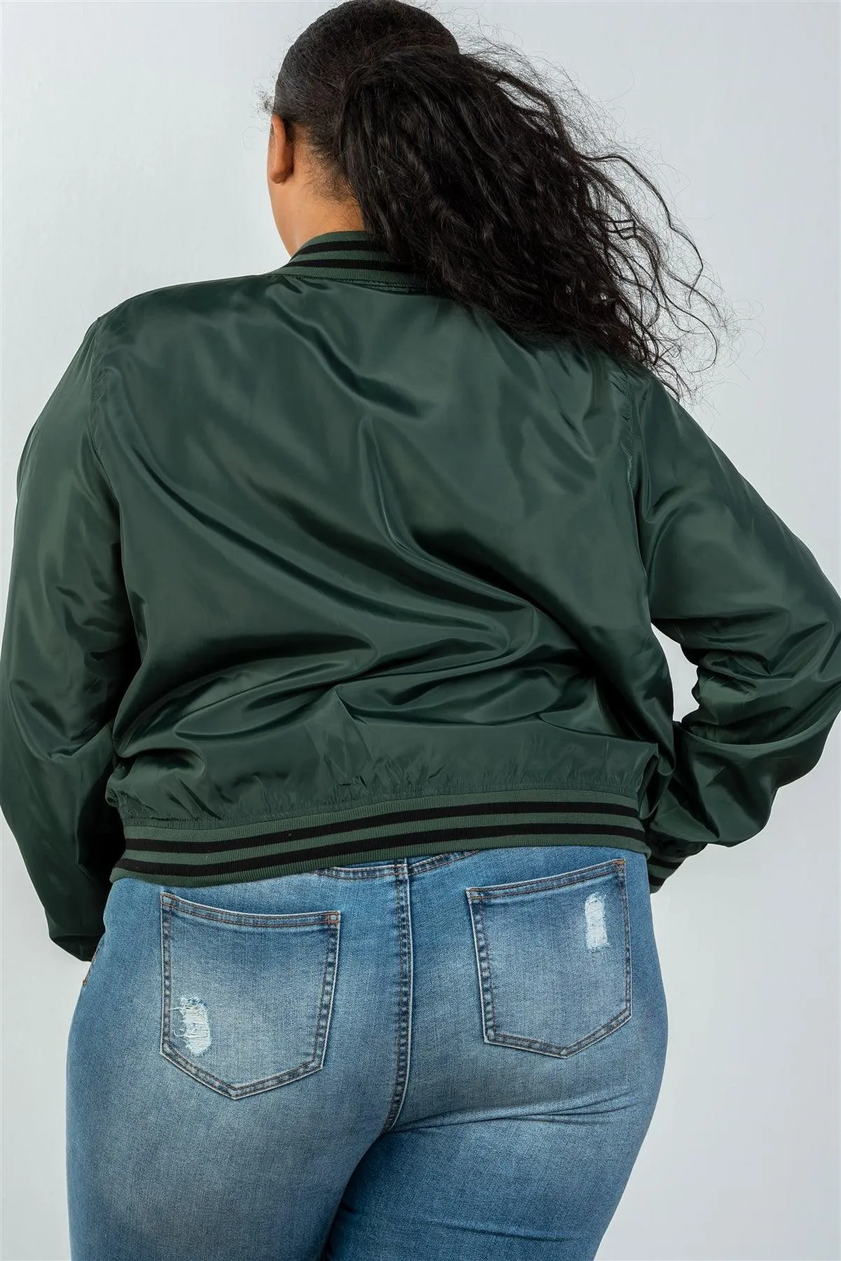Plus Size Dark Green Patch Bomber Jacket / 2-2-2