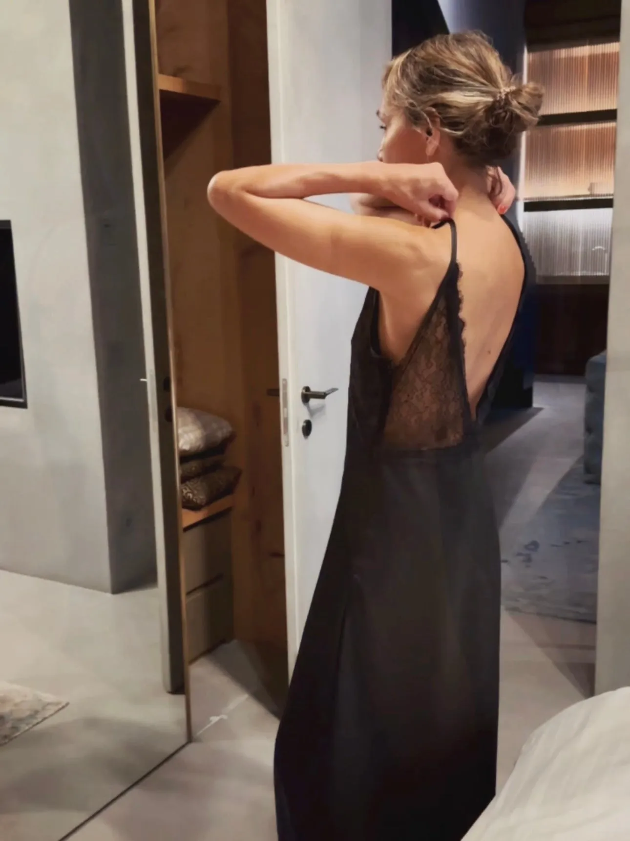 SLIP IN DRESS WITH LACE - BLACK
