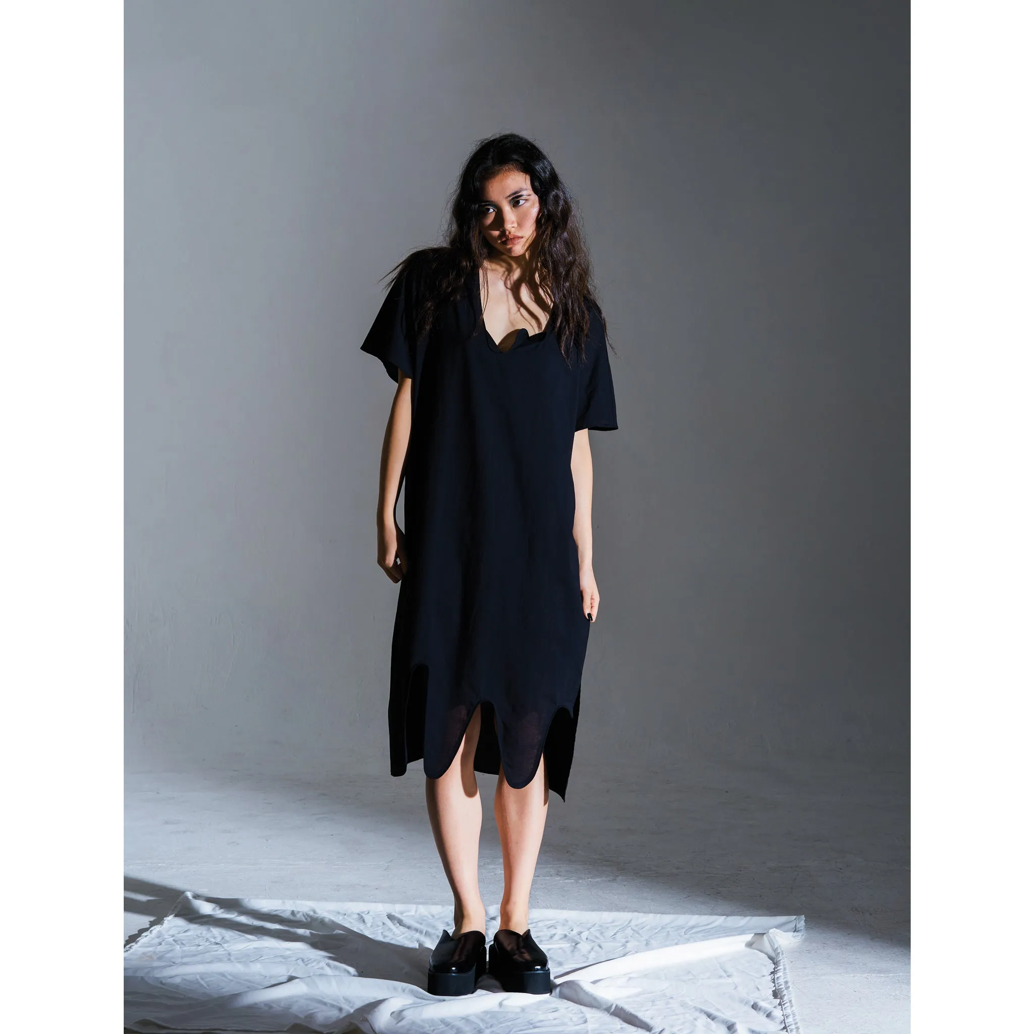 VOICE WITHOUT TRACE LONG T-SHIRT